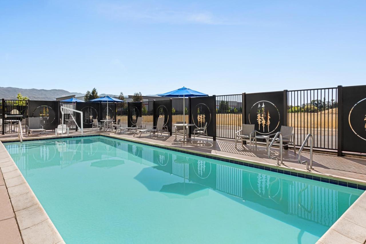 Holiday Inn Express & Suites - Ukiah By Ihg Extérieur photo