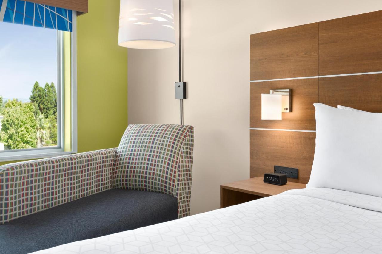 Holiday Inn Express & Suites - Ukiah By Ihg Extérieur photo